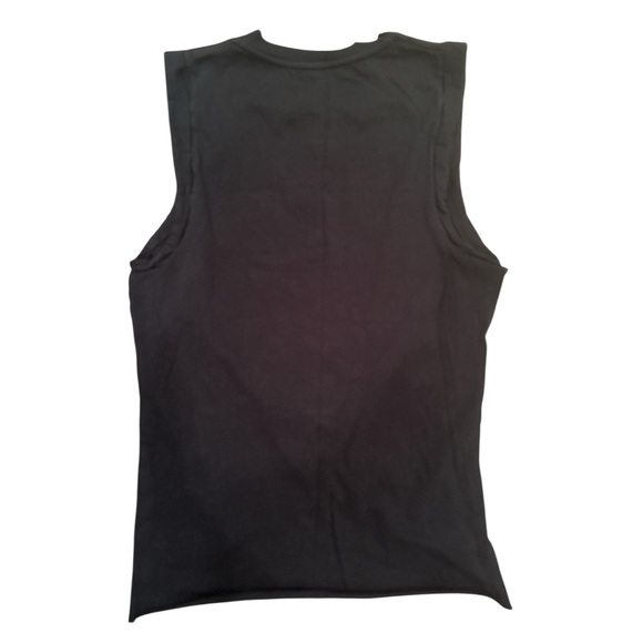 Black Sleeveless Graphic Top - Picture 4 of 10